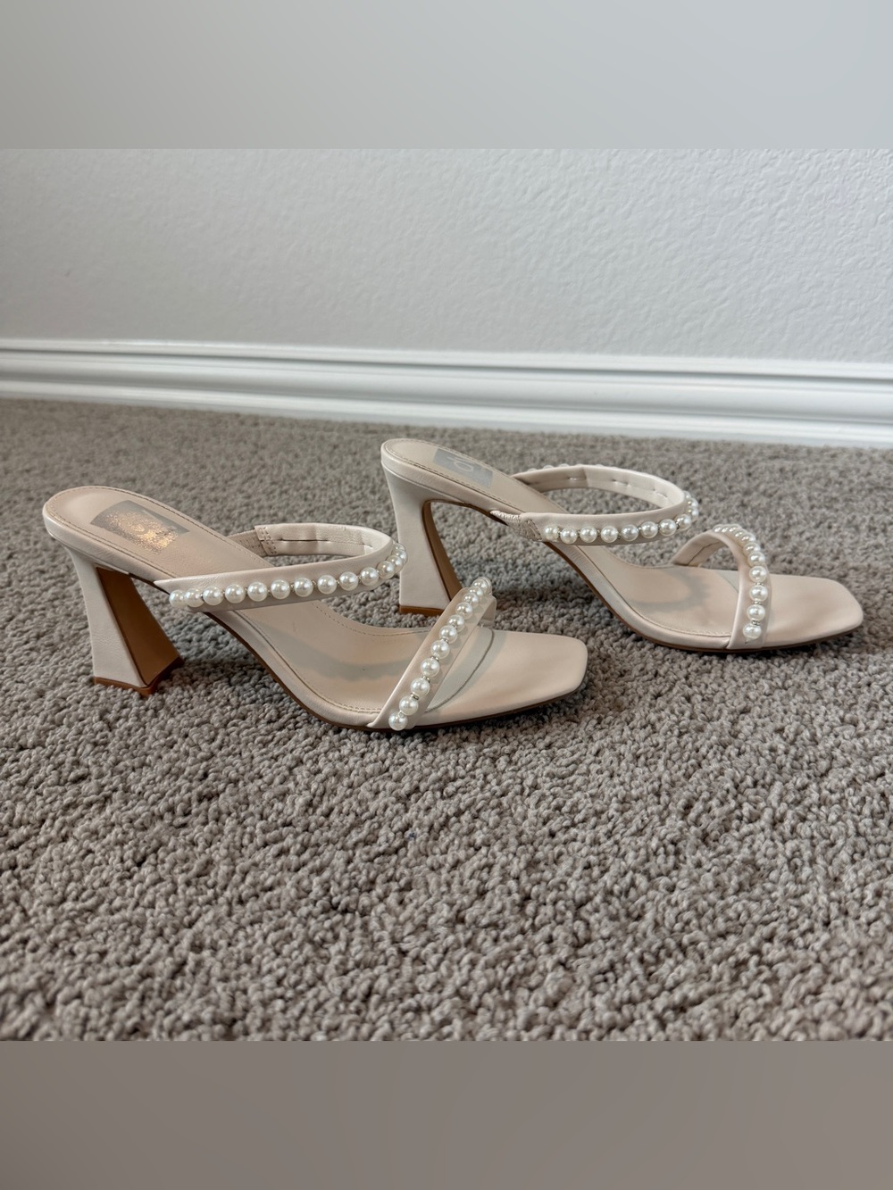 Dolce Vita Pearl-Embellished Cream Block Heel Mule - Picture 4 of 6